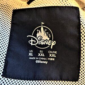 Mens XL Fully mesh lined hooded DISNEY windbreaker